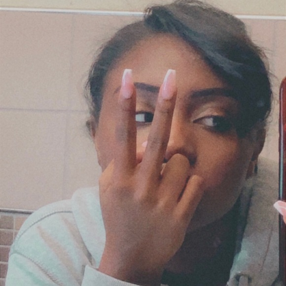 Meet your Posher, Shiqira - Picture 1 of 1